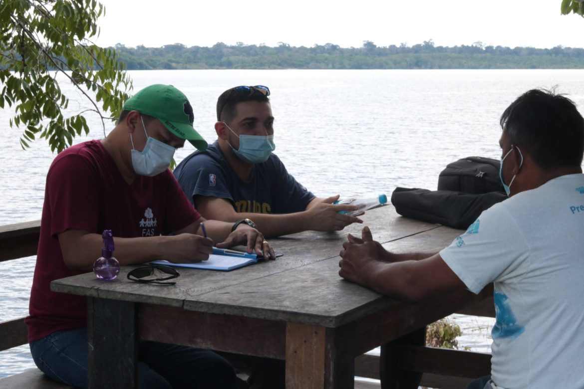 Reunião de apoio ao empreendedorismo ribeirinho realizada pela Fundação Amazônia Sustentável (FAS).