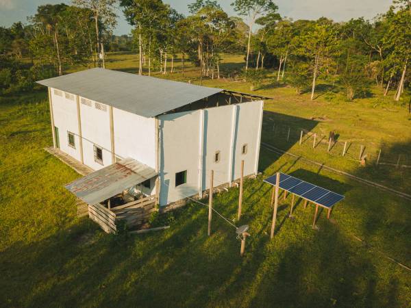 Espaço montado no interior do Amazonas com apoio da Fundação Amazônia Sustentável (FAS) para ajudar a fortalecer o empreendedorismo na comunidade.