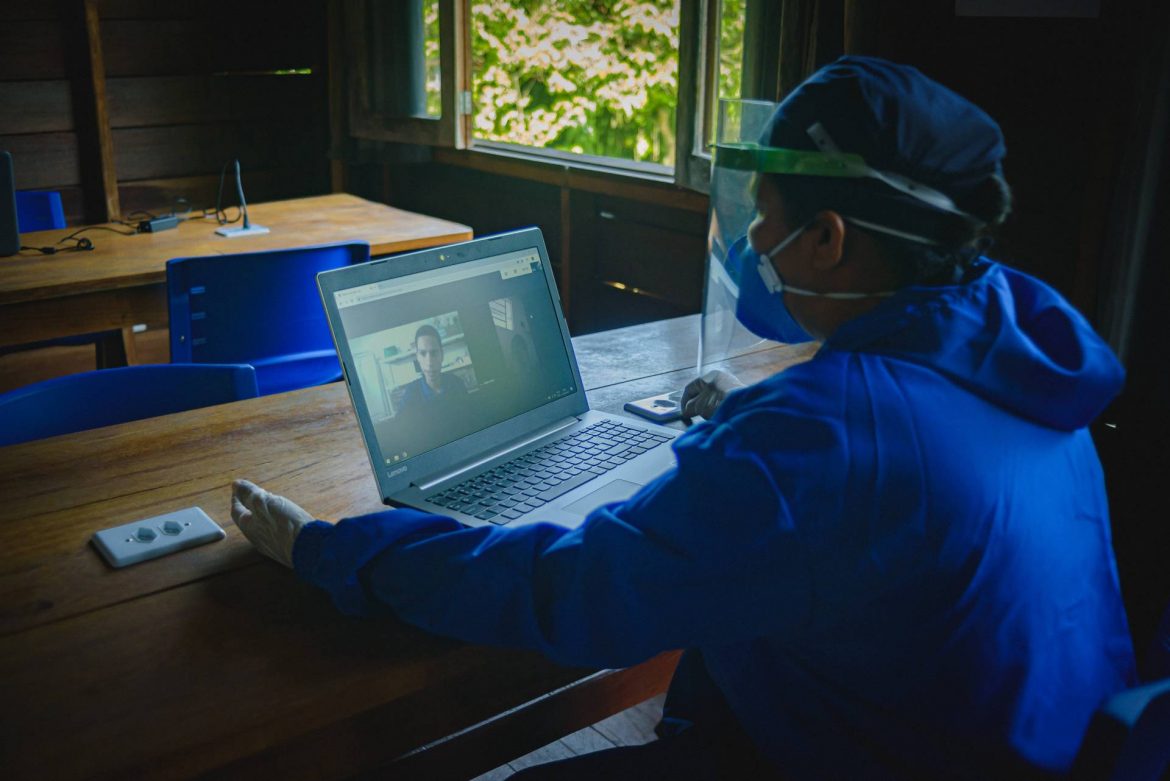 Capacitação de agentes de saúde acontecendo de forma on-line, apoiada pela Fundação Amazônia Sustentável (FAS).