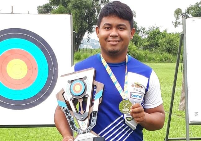 Nelson Moraes, arqueiro indígena da etnia Kambeba.