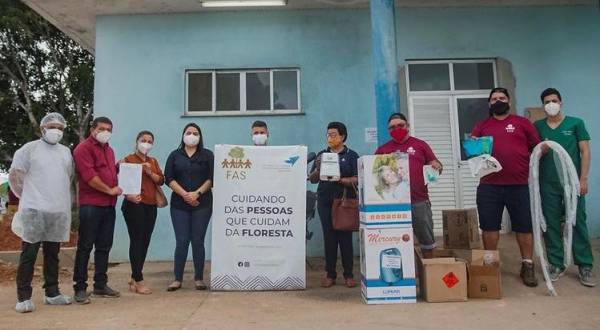 Concentradores de oxigênio sendo doados para comunidades no interior do Amazonas.