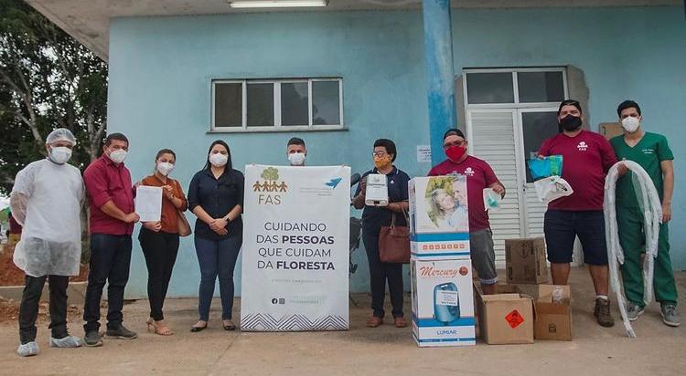 Concentradores de oxigênio sendo doados para comunidades no interior do Amazonas.