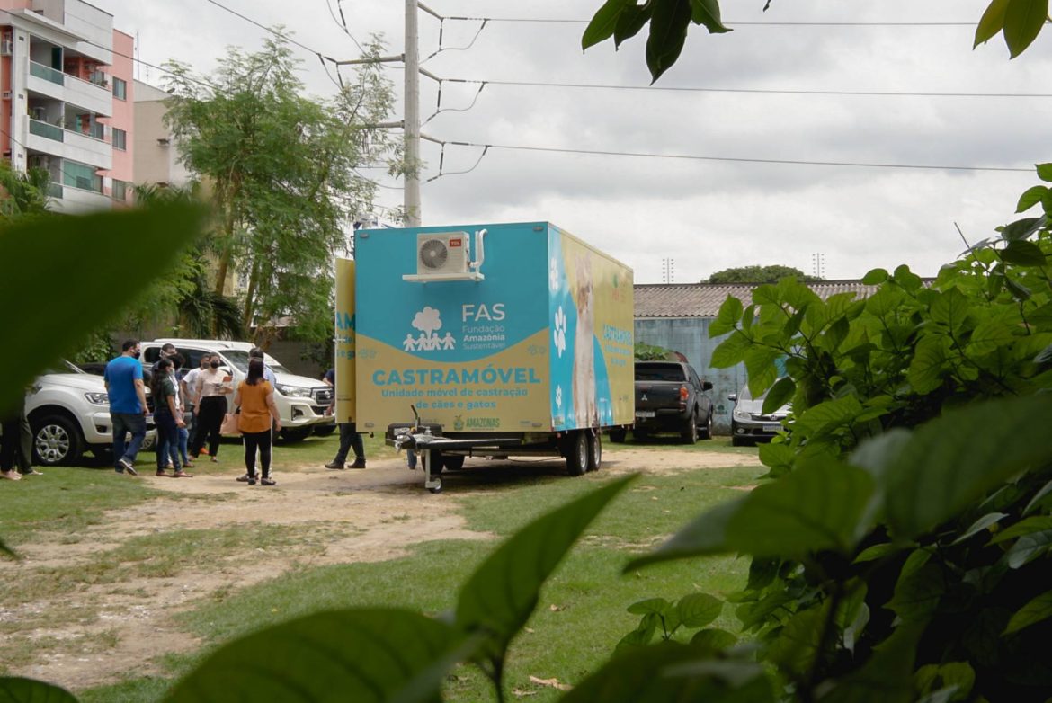 Veículo intitulado 'castramóvel', faz parte do projeto “Apoio à formulação, implementação e execução da Política Estadual do Bem-Estar Animal e da Fauna Doméstica”, promovido por meio da parceria entre a Fundação Amazônia Sustentável (FAS) e a Secretaria de Estado do Meio Ambiente (Sema), em Manaus.