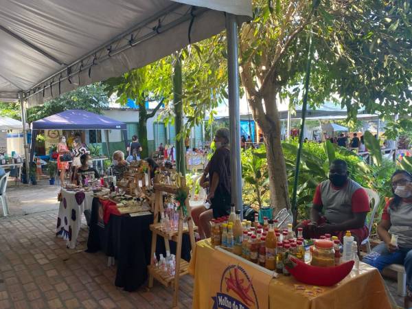 Expositores durante Feira da FAS, realizada pela Fundação Amazônia Sustentável (FAS).