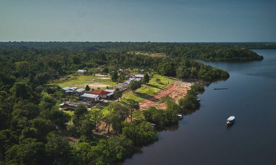 Imagem aérea de comunidade chamada Boa Vista do Calafate, no interior do Amazonas.