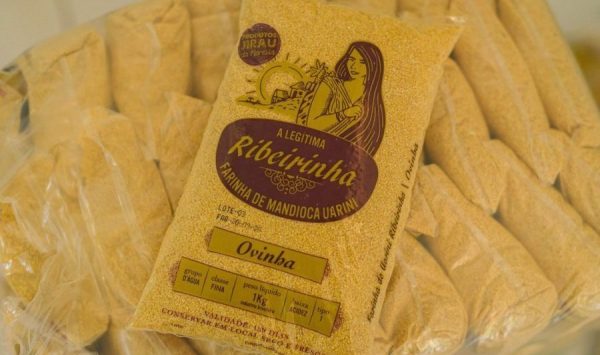 Pacote de farinha riberinha.