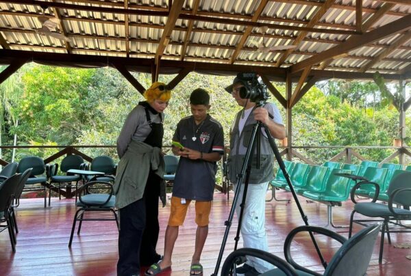 Oficina do Repórteres da Floresta projeto realizado pela Fundação Amazônia Sustentável (FAS).