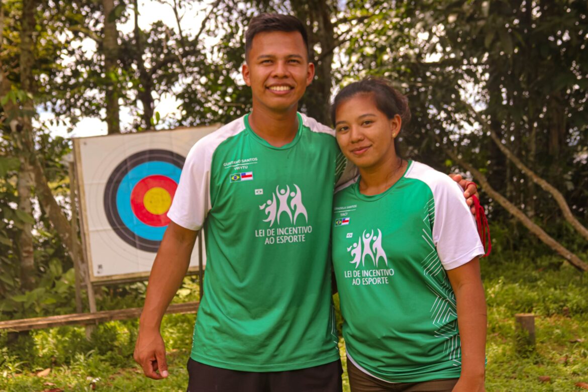Irmãos e arqueiros indígenas, Graziela e Gustavo Santos.